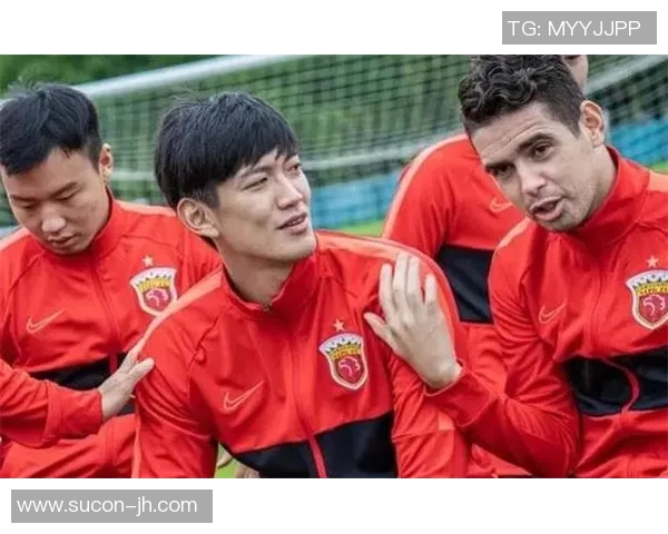 上港与首尔激战正酣比分悬念迭起引发球迷热议